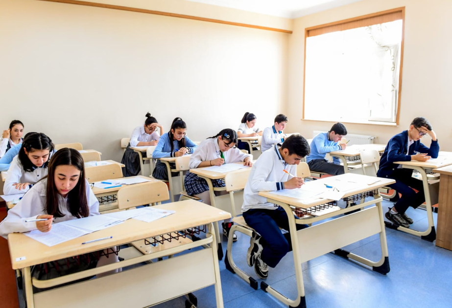 Ümumi orta təhsil səviyyəsi üzrə buraxılış imtahanı keçirilib