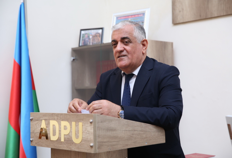 “Türk dünyasında ortaq əlifba və ünsiyyət dili” kitabının təqdimatı keçirilib
