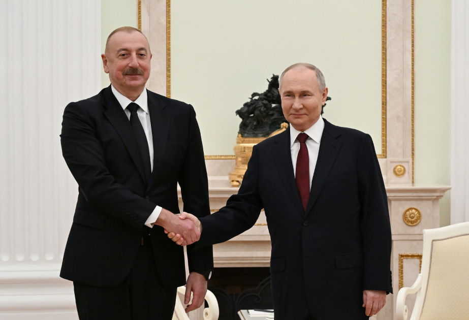 President Ilham Aliyev held one-on-one meeting with President Vladimir Putin VIDEO