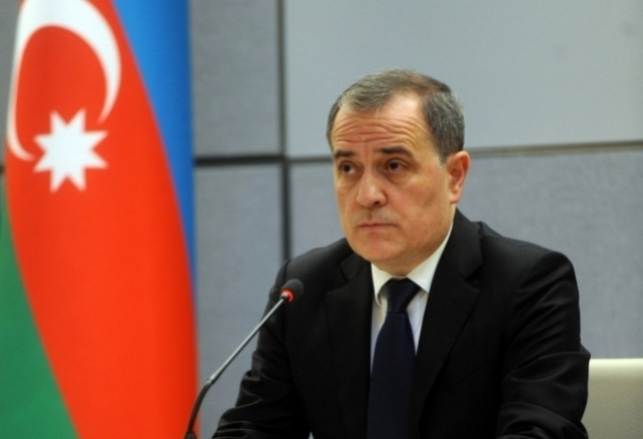 Azerbaijani FM embarks on official visit to Czech Republic