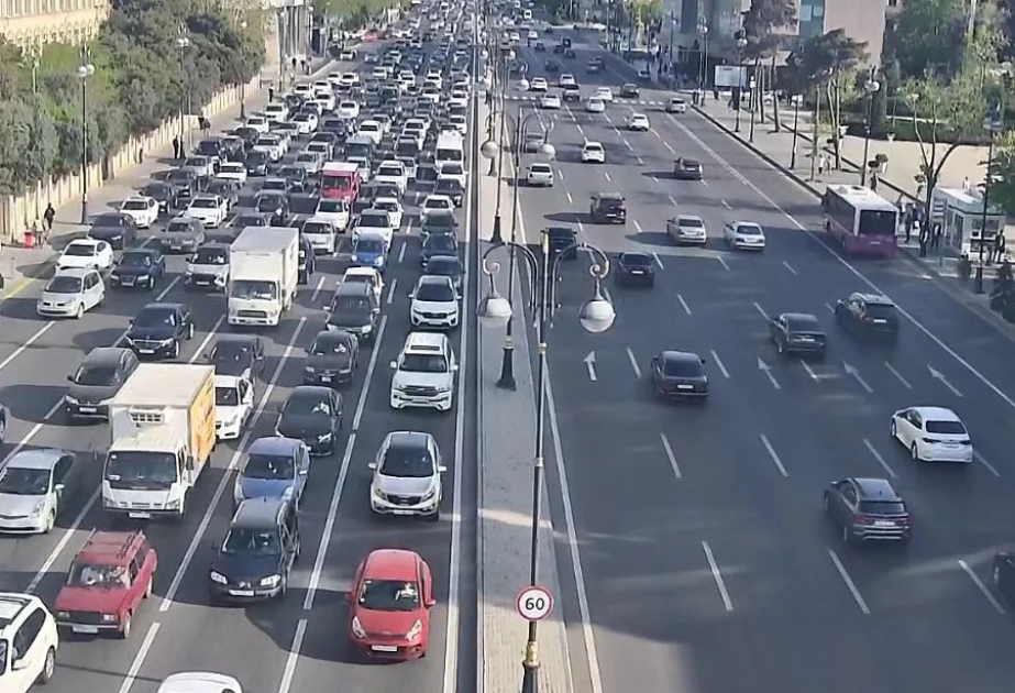 Bakının bir sıra yollarında sıxlıq müşahidə olunur - SİYAHI