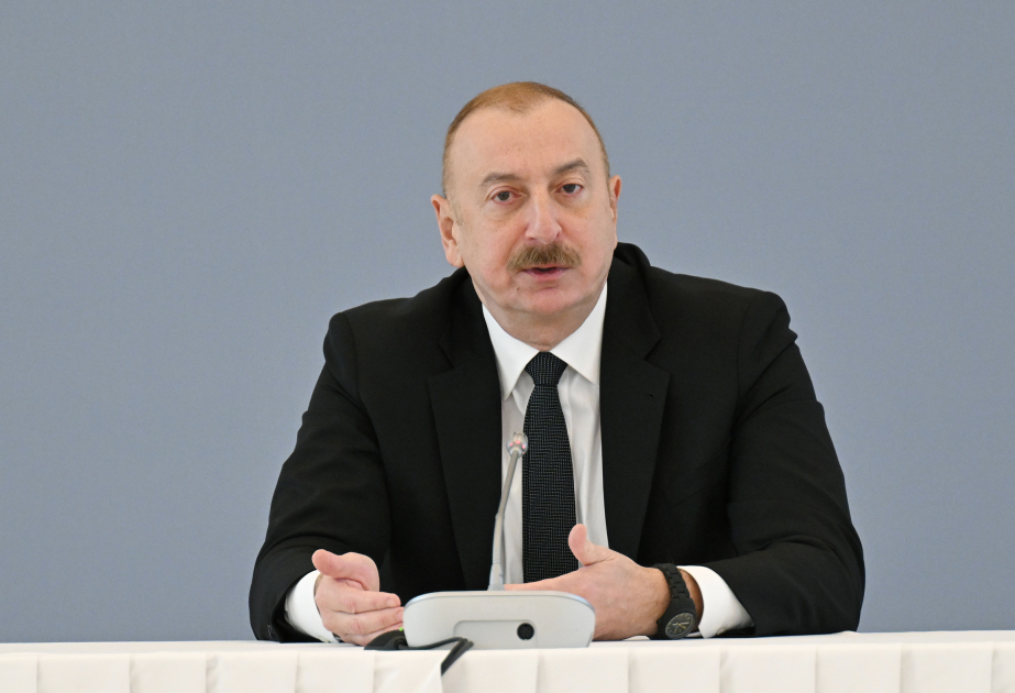 Presidente de Azerbaiyán: "El mundo necesitará fuentes de energía fósiles durante muchos años"