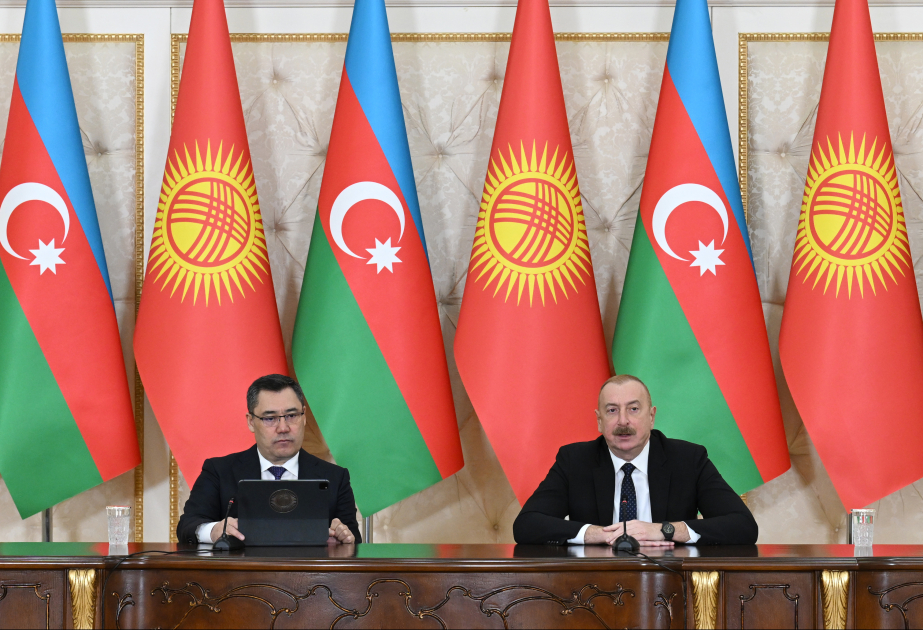 Präsident Ilham Aliyev und Präsident Sadyr Dschaparow treten vor die Presse VIDEO