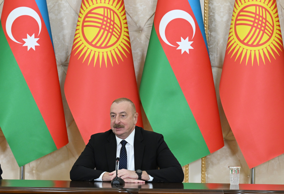 El Presidente de Azerbaiyán invita a su homólogo kirguís a la COP29