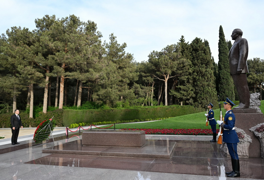 Kyrgyz President Sadyr Zhaparov pays respect to Great Leader Heydar Aliyev