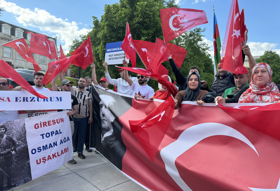 Vaşinqtonda “erməni soyqırımı” yalanlarına qarşı dinc aksiya keçirilib VIDEO