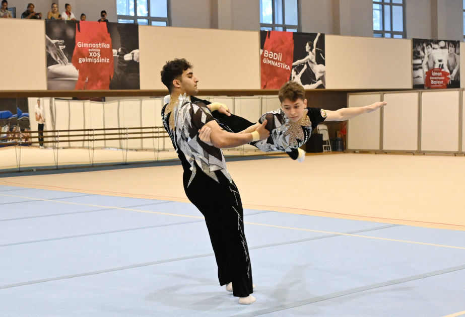 Akrobatika gimnastikası üzrə ölkə birinciliyi və Bakı çempionatı start götürüb