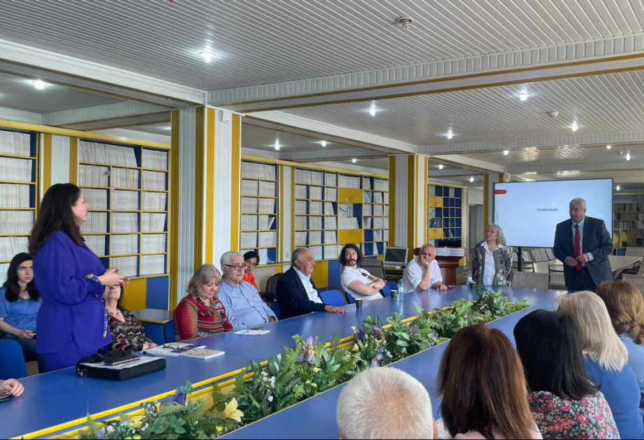 Türkiyənin Ege Universitetinin professoru BDU-da coğrafi turizmlə bağlı mühazirə oxuyub