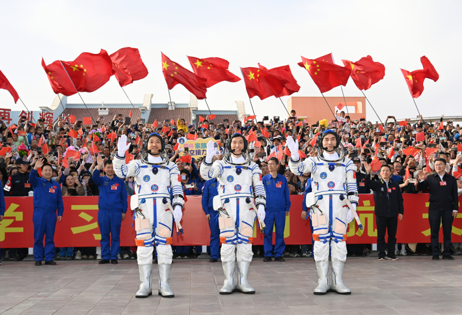 China launches 3 astronauts to Tiangong space station on Shenzhou 18 mission