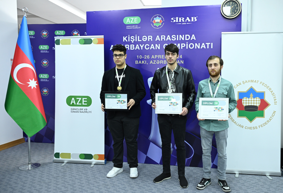 Azərbaycan çempionatında yer tutan şahmatçılar mükafatlandırılıblar