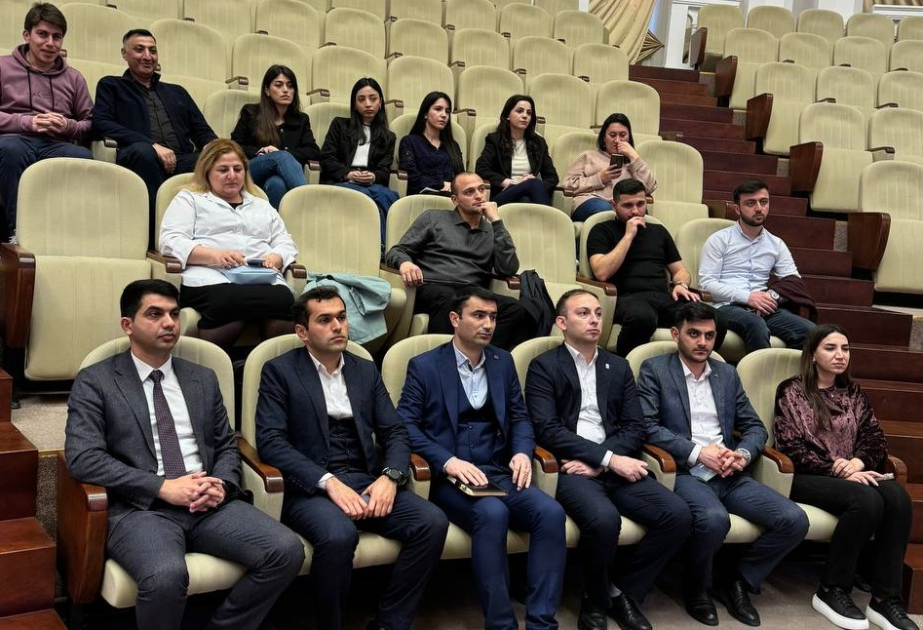 “Yanındayıq” mentorluq layihəsinə müraciət edən müəllimlərlə görüş təşkil olunub