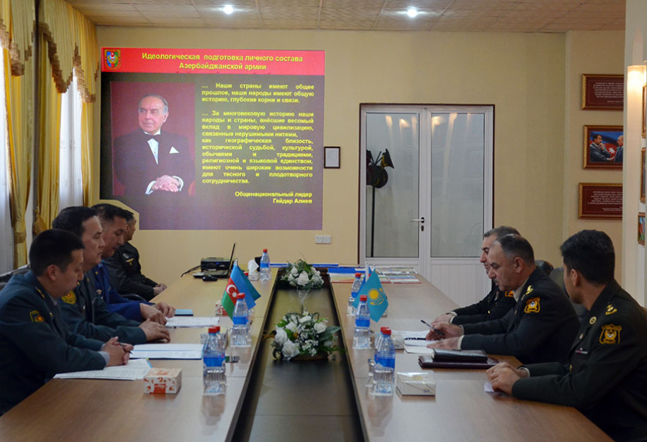 Se celebraron reuniones entre especialistas militares de Azerbaiyán y Kazajistán