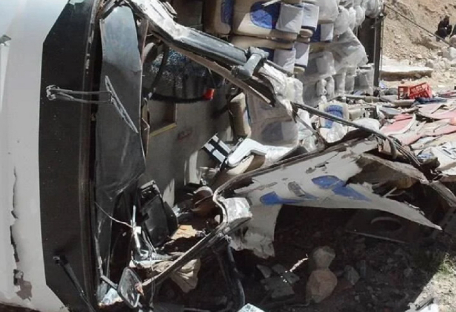 Meksikada avtobus qəzaya uğrayıb, 14 nəfər ölüb