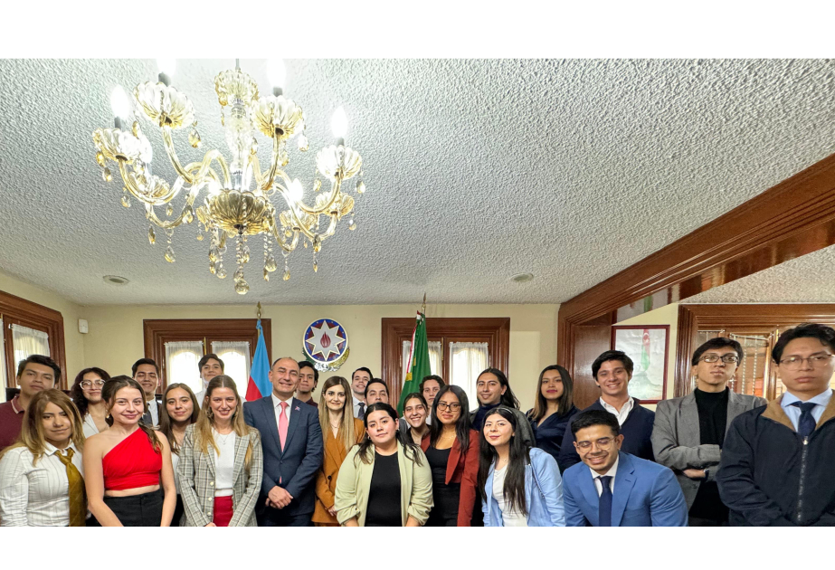 El Embajador de Azerbaiyán se reunió con los estudiantes de la prestigiosa Universidad Nacional Autónoma de México