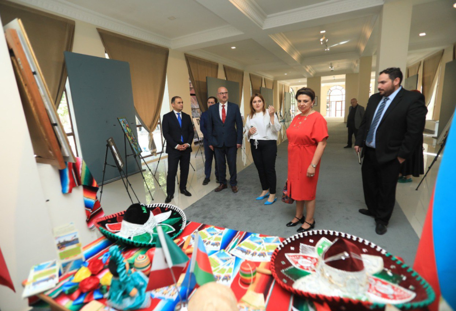 Se inaugura la exposición "¡Ganja descubre México!