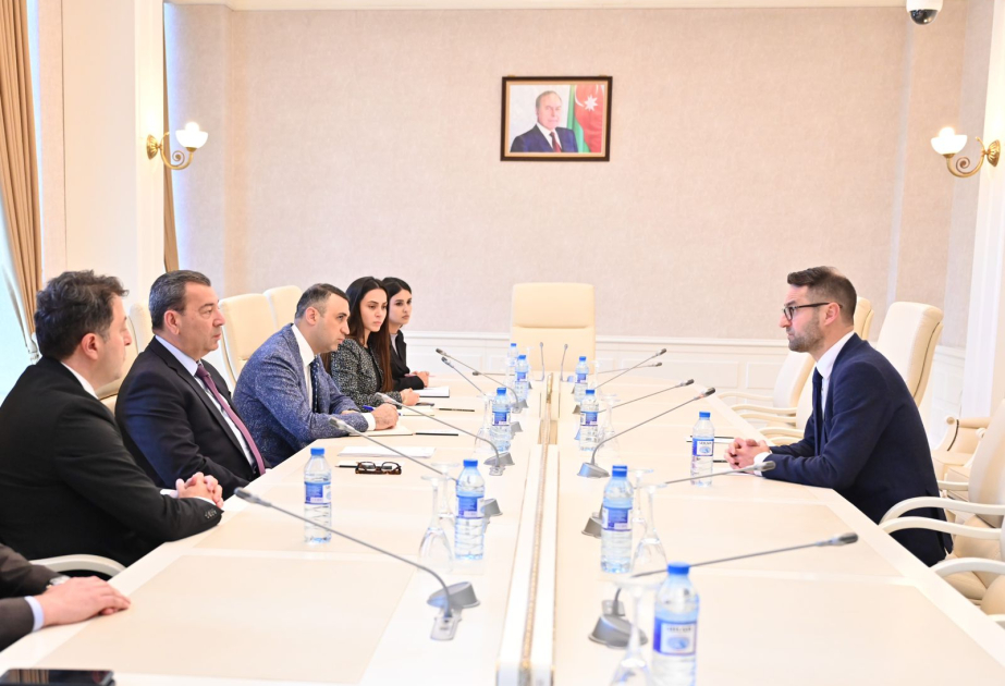 Miembro del Parlamento Europeo condena la posición sesgada del Parlamento Europeo sobre Azerbaiyán