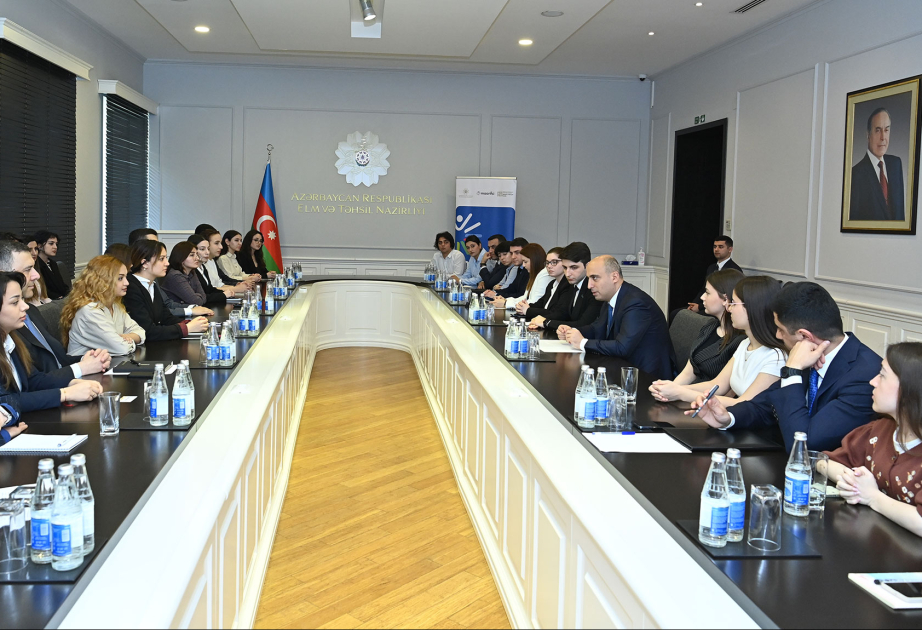 Elm və təhsil naziri “Maarifçi”lərlə görüşüb