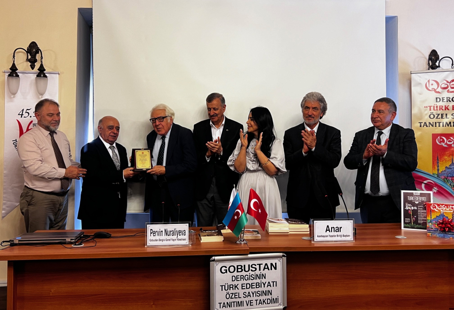 Xalq yazıçısı Anar İstanbul Kültür Universitetində tələbələrlə görüşüb