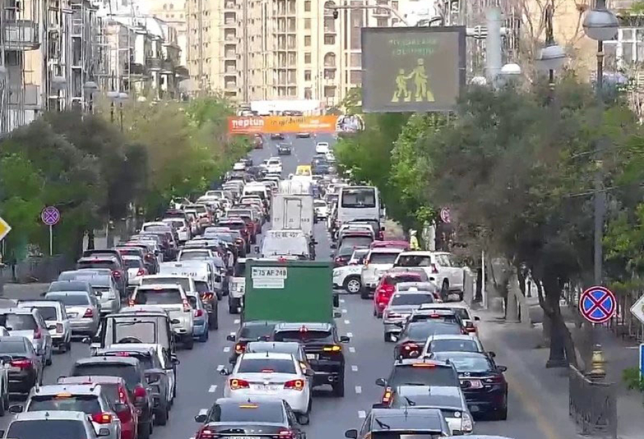 Bakının bir sıra yollarında sıxlıq müşahidə olunur -  SİYAHI