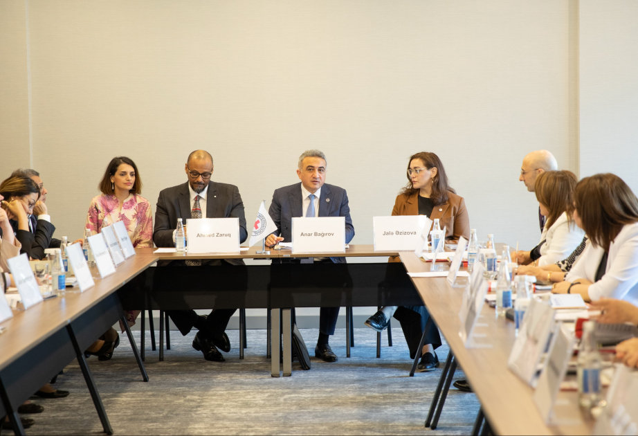 Silahlı münaqişə kontekstində saxlanılan şəxslərin statusuna dair seminar keçirilib