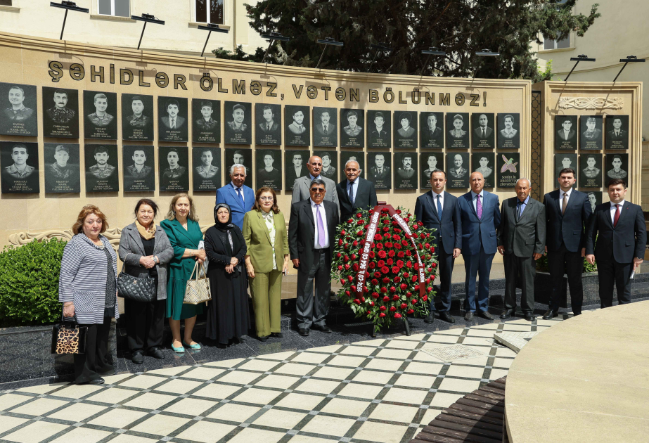İqtisad Universitetinin məzunları 50 illik yubileylərini UNEC-də qeyd ediblər