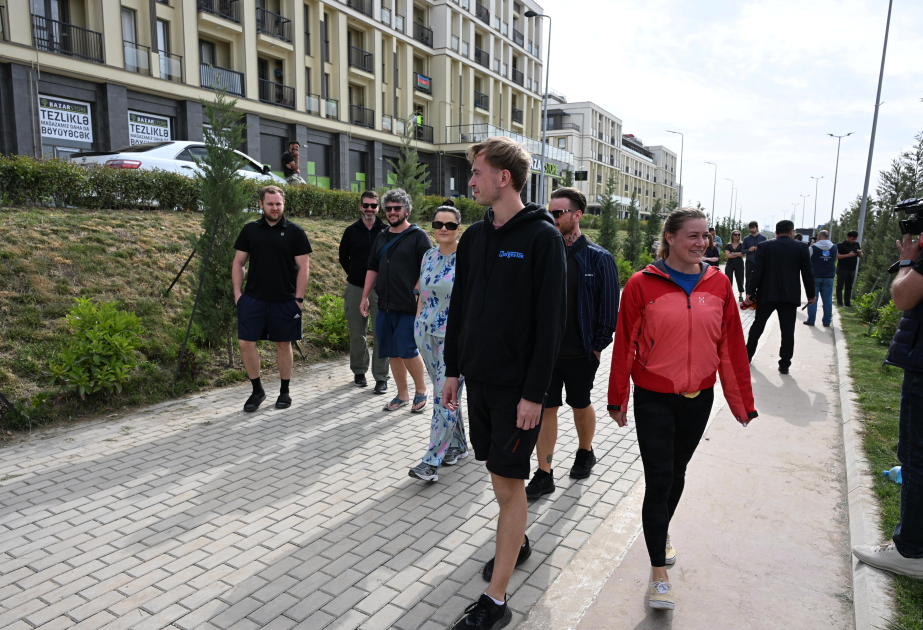 Норвежские путешественники встретились с жителями Физули