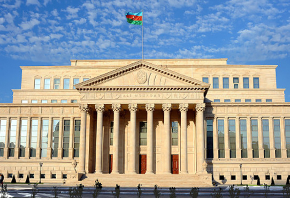Ali Məhkəmə hüquqşünaslara müraciət edib