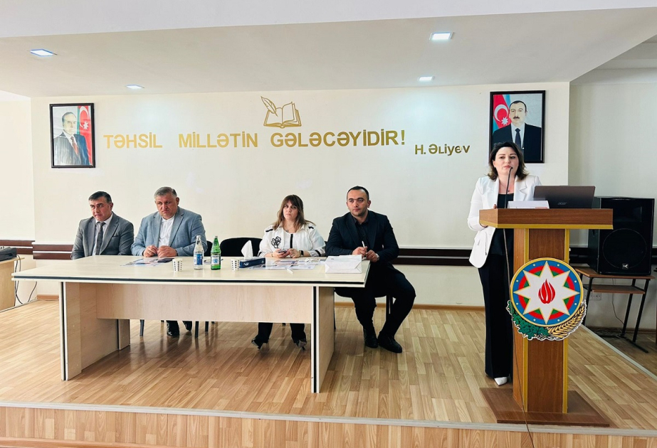 AzMİU-nun əməkdaşları bölgələrdə yuxarı sinif şagirdləri ilə görüşüblər