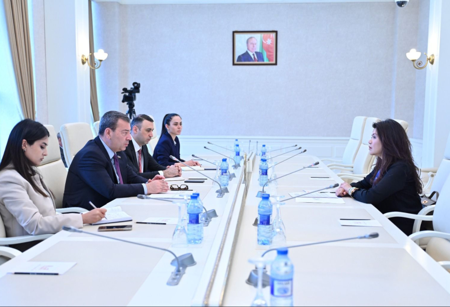 Filippin parlamentinin komitə sədri Milli Məclisdə olub