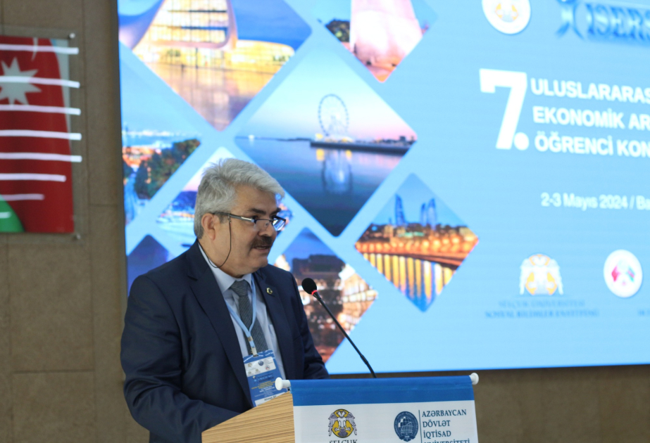 UNEC-də VII Beynəlxalq Sosial və İqtisadi Araşdırmalar tələbə konfransı keçirilib