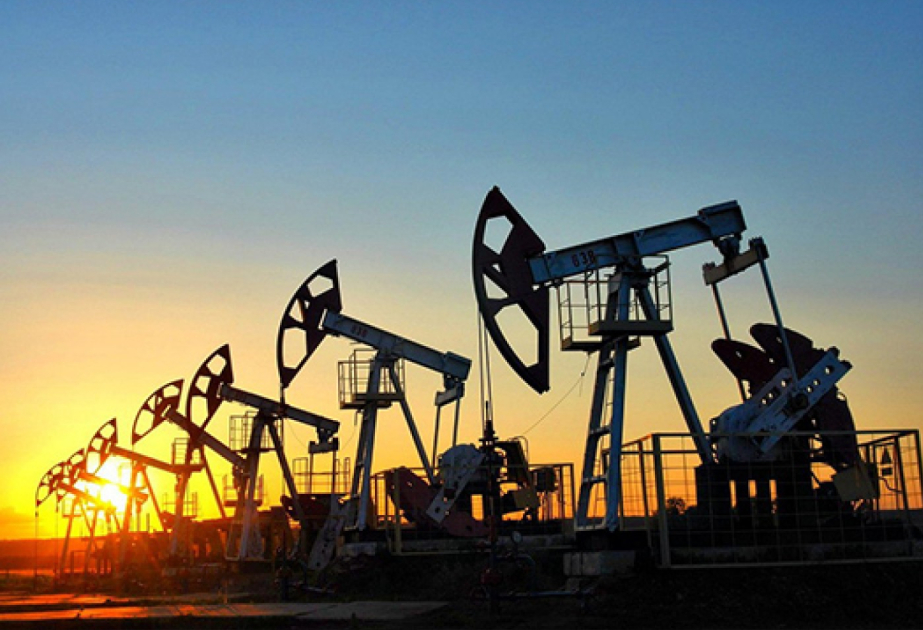 Цена нефти на мировых биржах снизилась