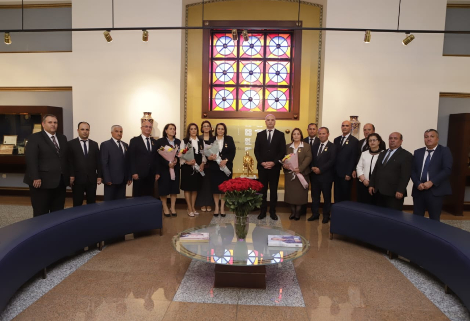 Naxçıvanda yubiley medalı ilə təltif olunan müəllimlərlə görüş keçirilib