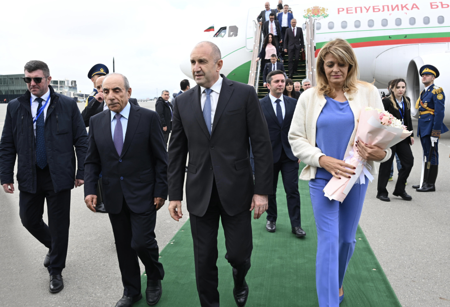 Bulgarischer Präsident Rumen Radev zu Staatsbesuch in Aserbaidschan eingetroffen