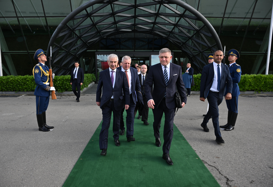 رئيس الوزراء السلوفاكي يختتم زيارته الى أذربيجان