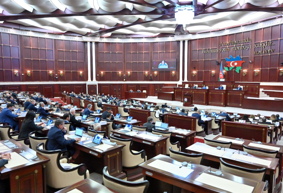 Milli Məclisin plenar iclasında 18 məsələ müzakirə olunub