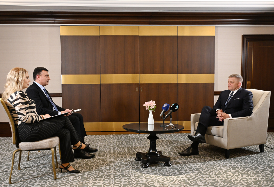 El Primer Ministro eslovaco concede una entrevista a AZERTAC y AzTV