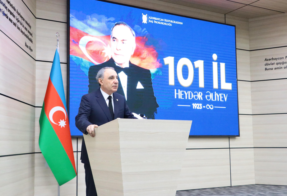 Ulu Öndər Heydər Əliyev yalnız ölkədə deyil, onun xaricində də geniş fəaliyyət göstərib