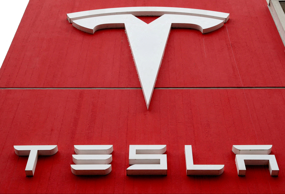 Tesla приступает к реализации пилотного проекта роботакси в Китае