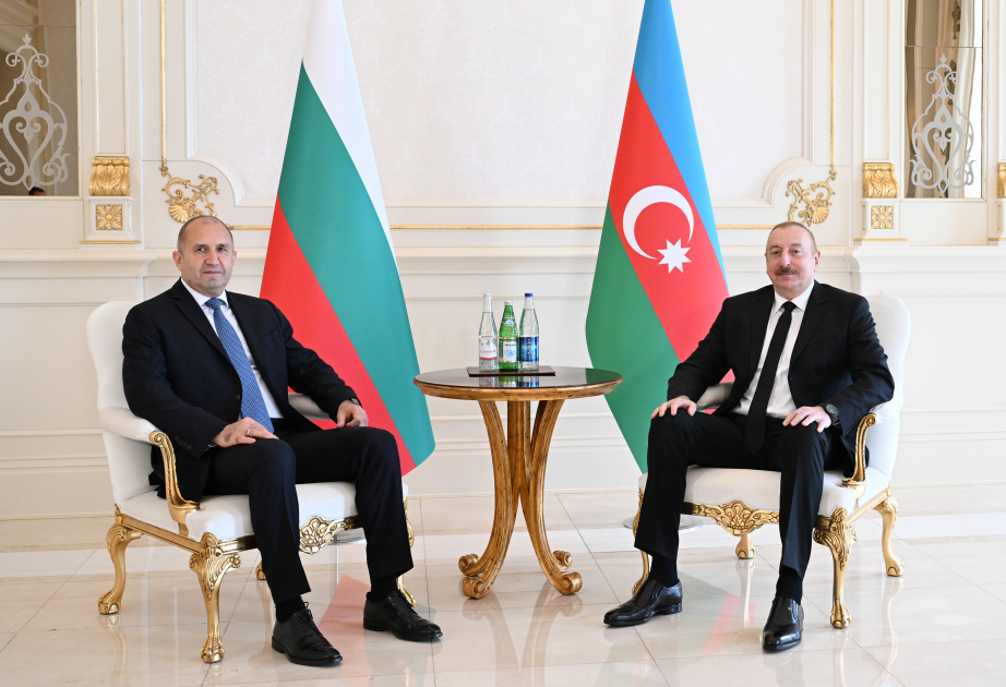 El Presidente de Azerbaiyán se reúne a solas con el Presidente de Bulgaria
