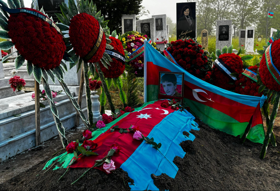 30 ildən sonra nəşi tapılan şəhid Ayaz Ağayev İsmayıllıda torpağa tapşırılıb VİDEO