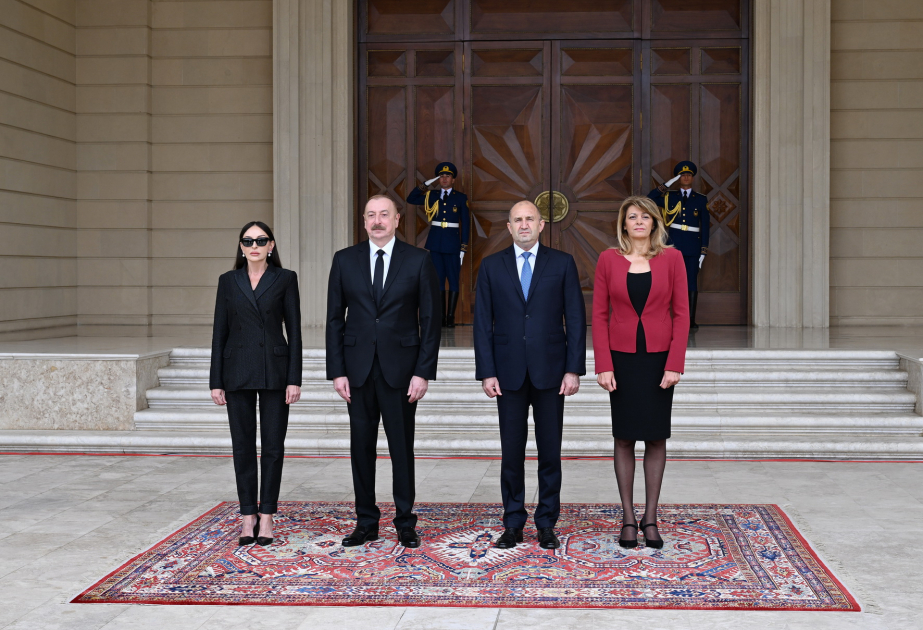 Cérémonie d’accueil officiel du président bulgare à Bakou VIDEO