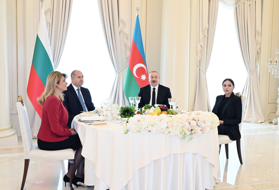 Official dinner was hosted on behalf of President of Azerbaijan in honor of President of Bulgaria VIDEO