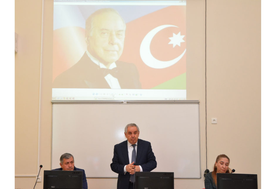 Fizika İnstitutunda Ulu Öndər Heydər Əliyevin anadan olmasının 101 illiyinə həsr edilmiş tədbir keçirilib