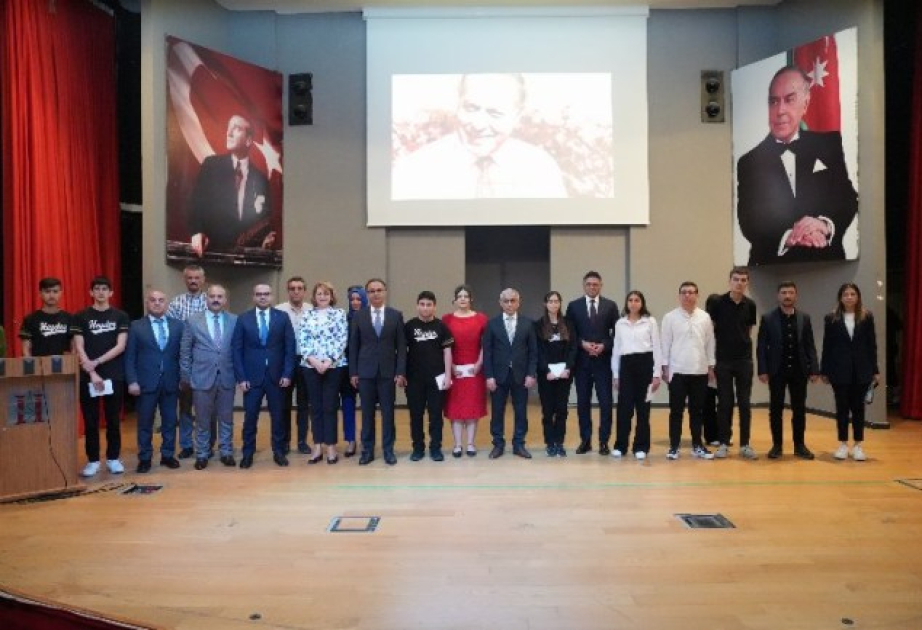 В Измире почтили память Гейдара Алиева