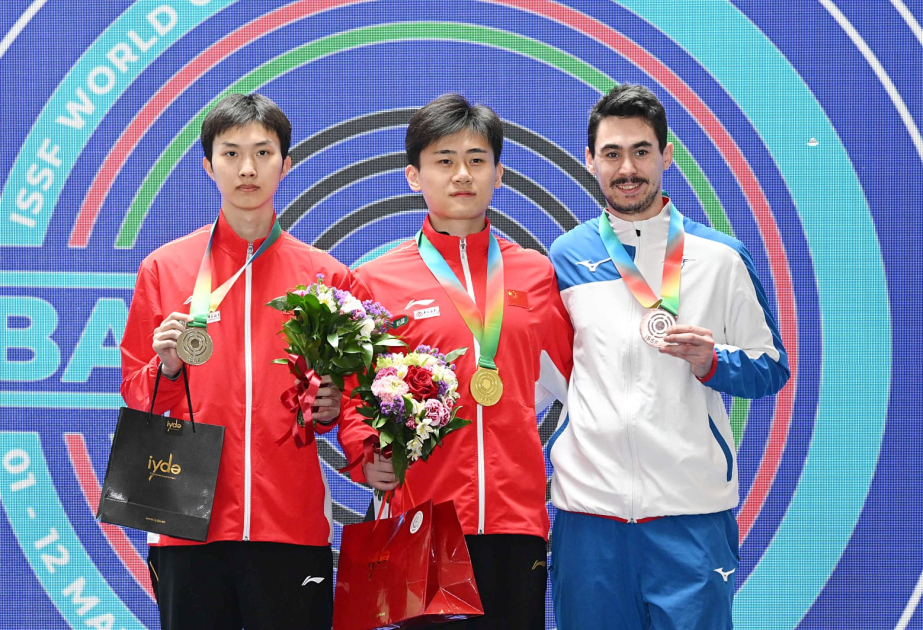 Bakıda qızıl medal qazanan çinli atıcı dünya rekordunu yeniləyib VİDEO