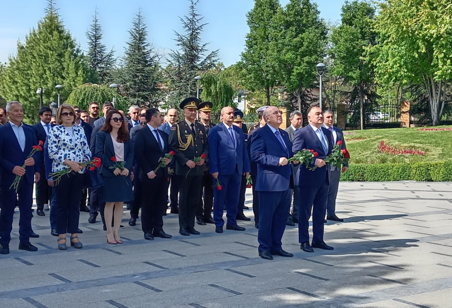 В Анкаре почтили память общенационального лидера Гейдара Алиева