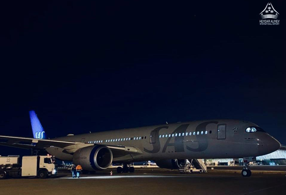 El avión de Scandinavian Airlines realizó un aterrizaje de emergencia en Bakú