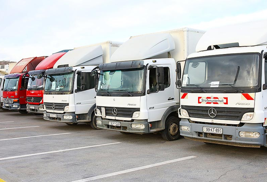 AHİK Ulu Öndər Heydər Əliyevin doğum günü 5450 aztəminatlı ailəyə sovqat göndərib