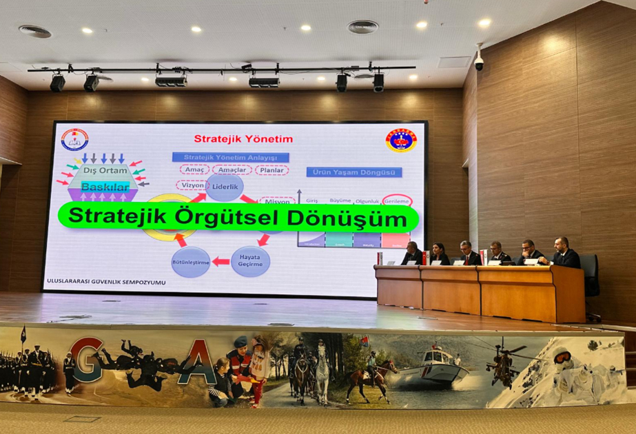 Şərqşünas alim Ankarada keçirilən simpoziumda məruzə edib