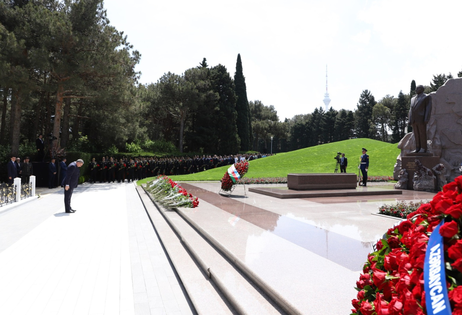 Dövlət Xidmətində bir qrup şəxsə “Heydər Əliyevin 100 illiyi (1923–2023)” medalı təqdim edilib